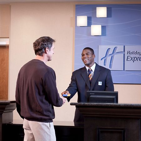 Holiday Inn Express Newton By Ihg İç mekan fotoğraf