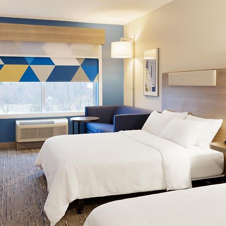 Holiday Inn Express Newton By Ihg Dış mekan fotoğraf